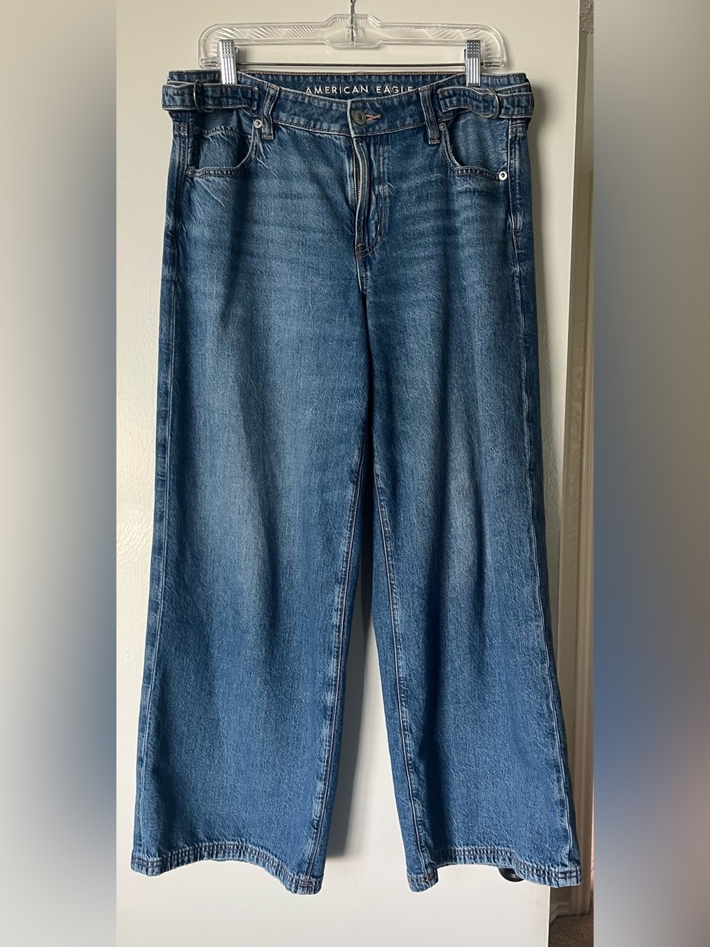 American Eagle Outfitters Blue Low-Rise Baggy Wide-Leg Jeans - Picture 2 of 8